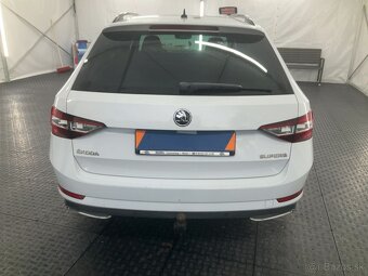Škoda Superb Combi 2.0 TDI 190k Sportline Manuál 6st - 3