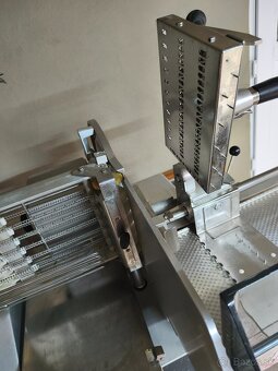 Predam Narezovy automat - 3