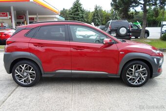 Hyundai Kona 1.6 GDi HEV Style 141k,automat,polokoža,kamera, - 3