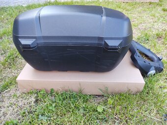 Givi kufor Riviéra 46L monolok systém aj s platňou
- 3