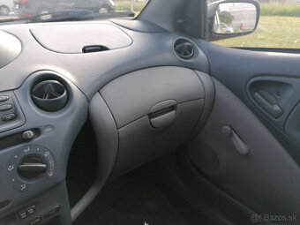 Toyota Yaris 1.0 - 3