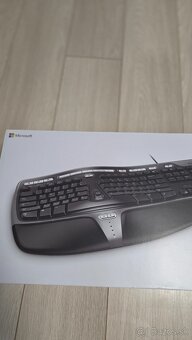 Microsoft Natural Ergonomic Keyboard EN - 3