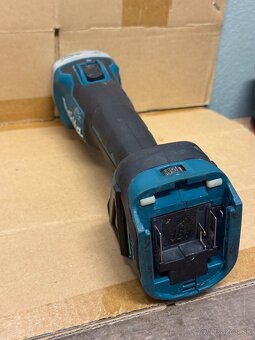 AKU uhlová brúska Makita - 3