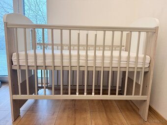 detská postieľka so spúšťacím bokom PLUS matrac - 3