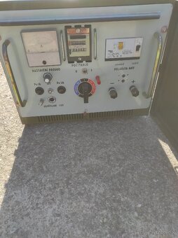 Predám Vojenskú nabíjačku - 3