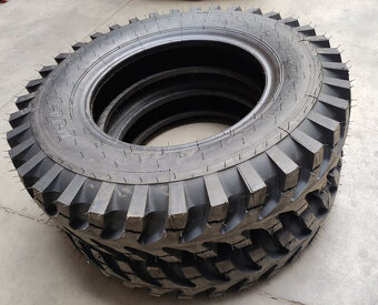 Pneumatiky na vysokozdvižný vozík - 3