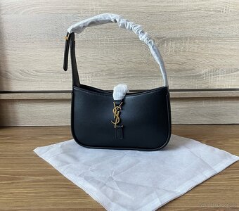 Kabelka Yves Saint Laurent Le 5 à 7 - 3