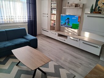 Predám trojizbový byt v centre - 3