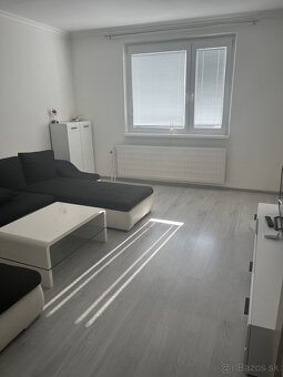 Na prenájom 2,5 izbový byt - 3