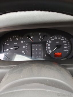 Predám Renault Scénic 1.6 16v - 3