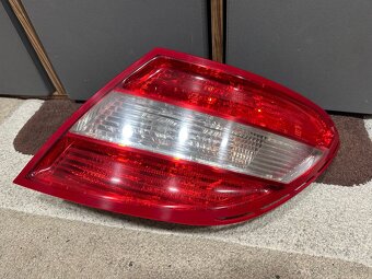 Mercedes w204 originál zadné svetla - 3