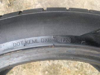 275/40R22 - 3