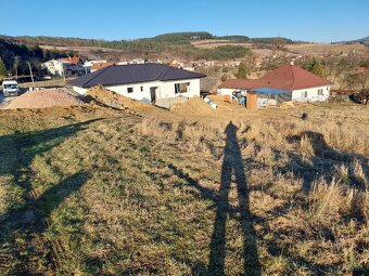 Predám stavebný pozemok 1000m2 - 3