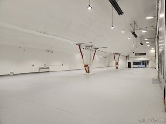 Skladovo-výrobné a obchodné priestory (1360m²) + parkovanie - 3