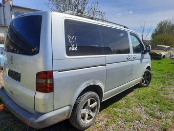 Rozpredam Volkswagen T5 2,5tdi 128kw farba strieborna. - 3