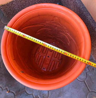 Predám plastové črepníky - 3