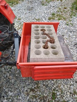 Nesená bedňa lyžica za malotraktor - 3