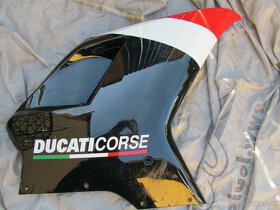 Lavy a pravy bok kapotaže Ducati 848 - 3