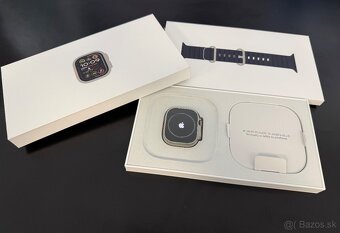 Apple Watch Ultra 2 49mm Natural Titanium + Navy Ocean Band - 3