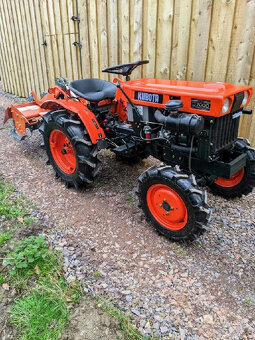 Traktor Kubota b7000 z roku 1999 - 3