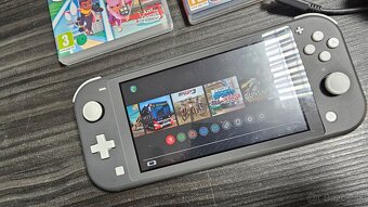 Nintendo Switch Lite + 2hry - aj vymením - 3