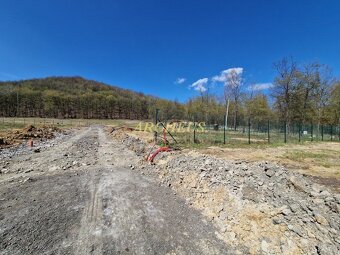 POZEMOK NA VÝSTAVBU, 701 m2, KYSAK - BREZIE - 3