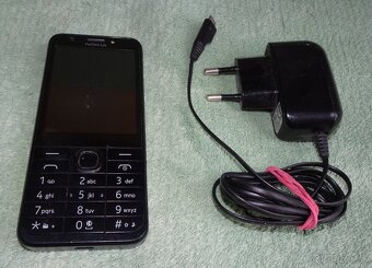 Predám mobilný tel. NOKIA RM-1173 s nabíjačkou - 3