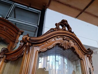 Rohová vitrína - 3