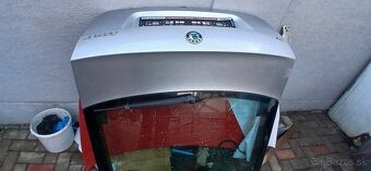 Predám zadnú kapotu škoda octavia2 - 3