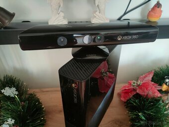XBox 360 E CONSOLE + Kinect + Hry - 3