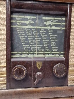 Starožitné elektronkové drevené radio / Radione Type 452-U - 3