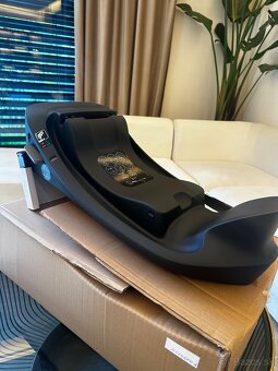 Cybex Aton b2 i size base one volcano black - 3