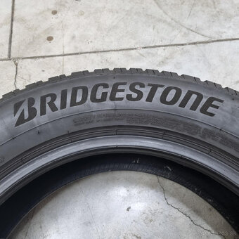Zimné pneumatiky 215/65 R17 BRIDGESTONE DOT 3419 - 3