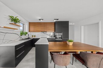 ŠTÝLOVÝ 4 IZ.BYT S VÝHODAMI RD V KVALITNOM PREVEDENÍ ROVINKA - 3