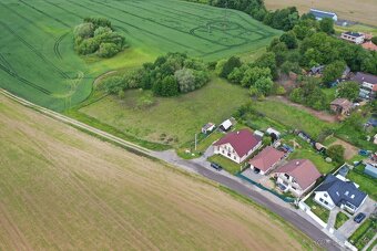 EXKLUZÍVNE – PREDAJ –  POZEMOK  ČEREŇANY   – 1165 m2 - 3