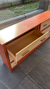 Dizajnová drevená komoda - 3