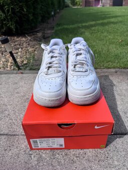 Nike Air Force 1 Biele - 3