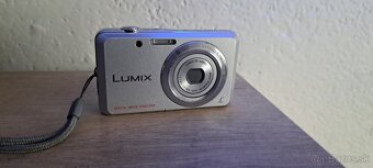 2x digitálny fotoaparát – Panasonic Lumix + Olympus VH-210, - 3