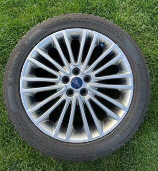 Zimný komplet Ford 245/45 R19 - 3