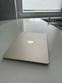MacBook Air, Starlight, Apple M2, 2022, 16 GB - 3