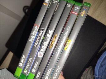 X box one S - 3