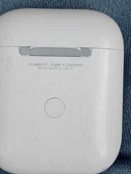 Apple AirPods 2. generácie – originál – výborný stav - 3
