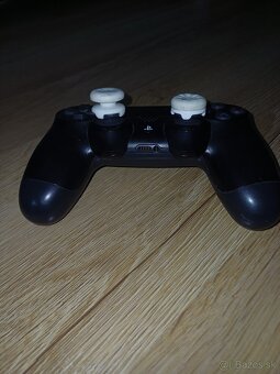 PS4 pro - 3