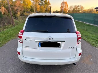 Predam Toyota Rav4 2,2 diesel 110KW 4x4 R.V 2013 112 600 - 3