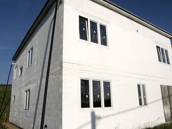 Dom pre 2 rodiny, len 10 minút od Košíc - 3