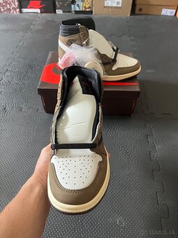 Nike Air Jordan 1 Travis Scott - 3