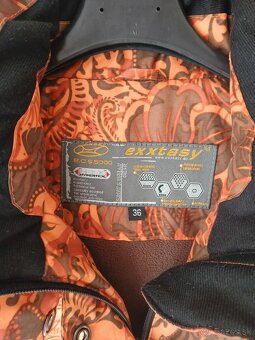 Bunda s kapucňou zn.Exxtasy, veľ.36 - 3