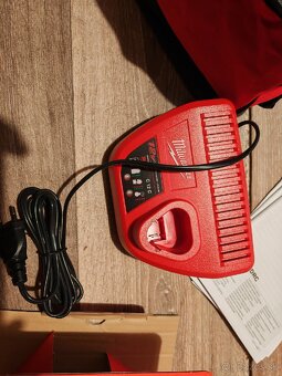 Predám AKU utahovacku Milwaukee M12 - 3