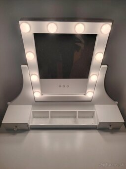 Kozmetický stolík s taburetkou - 3