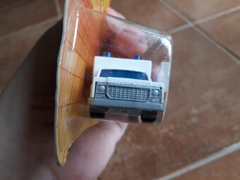 Stara hracka : MATCHBOX Ambulance - 3